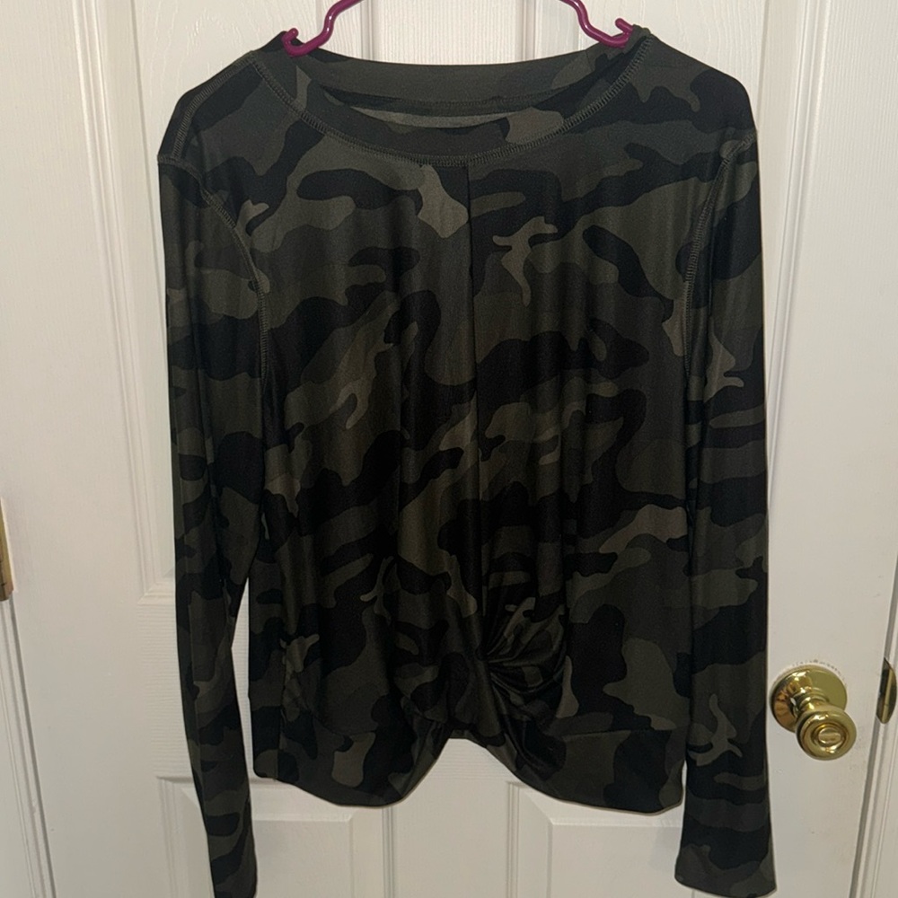 Old Navy Camo Long Sleeve Activewear